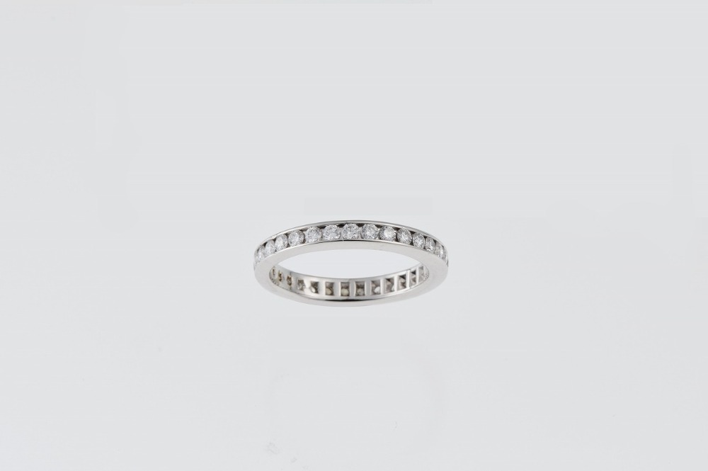Harry Winston　ラウンドカットチャネルセット