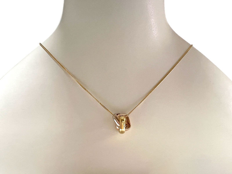 Cartier　トリニティ クッション ペンダント
